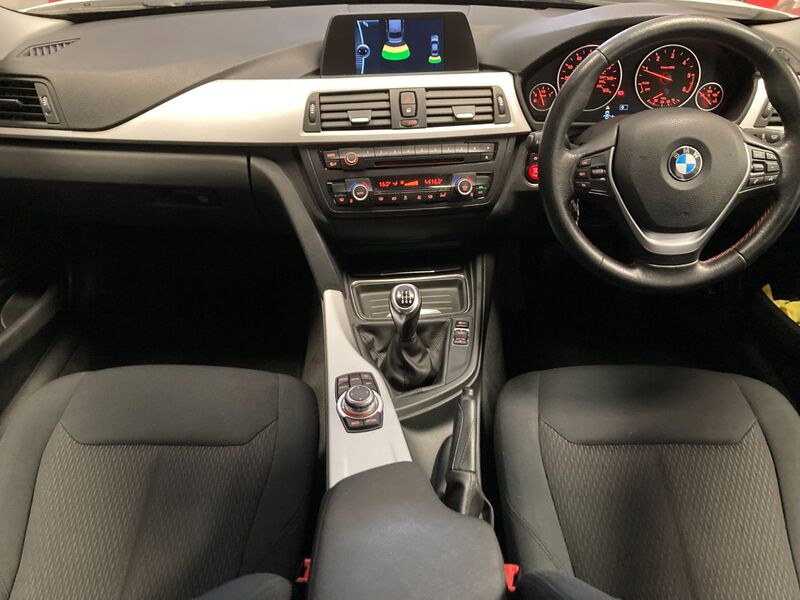 View BMW 3 SERIES 320D EFFICIENTDYNAMICS