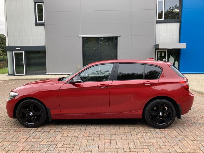 BMW 1 SERIES