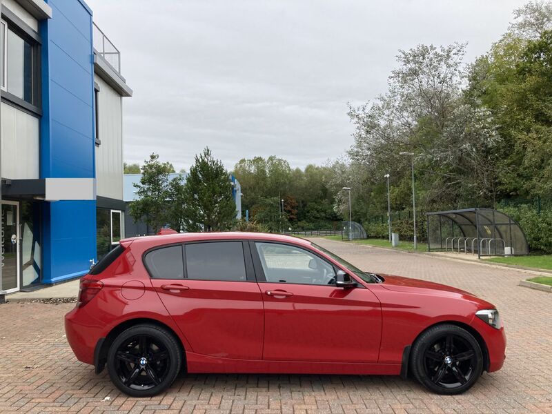 BMW 1 SERIES