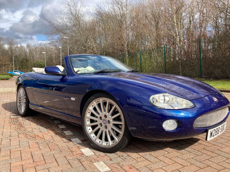 JAGUAR XK8