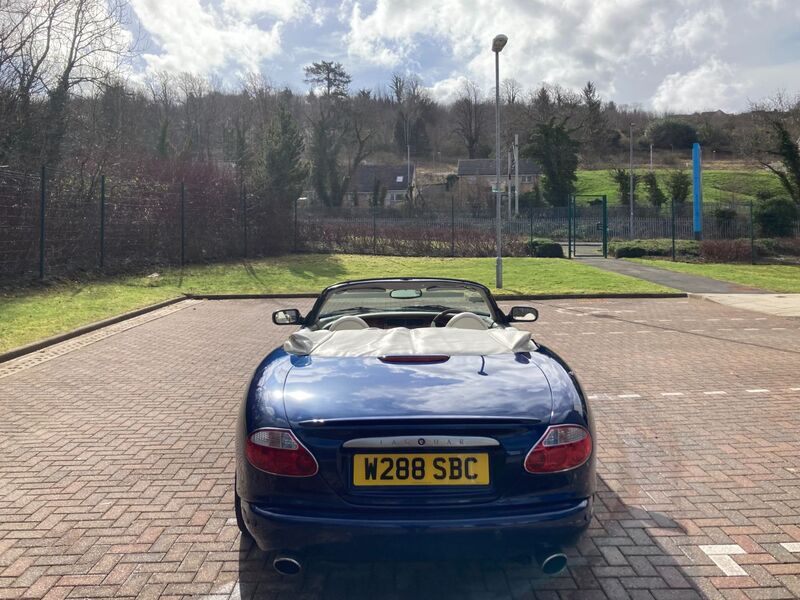 JAGUAR XK8