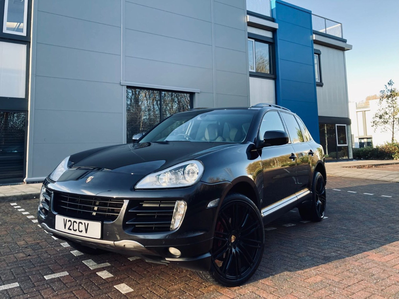 PORSCHE CAYENNE