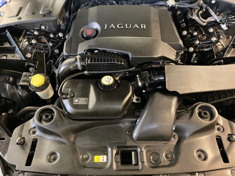 JAGUAR XJ