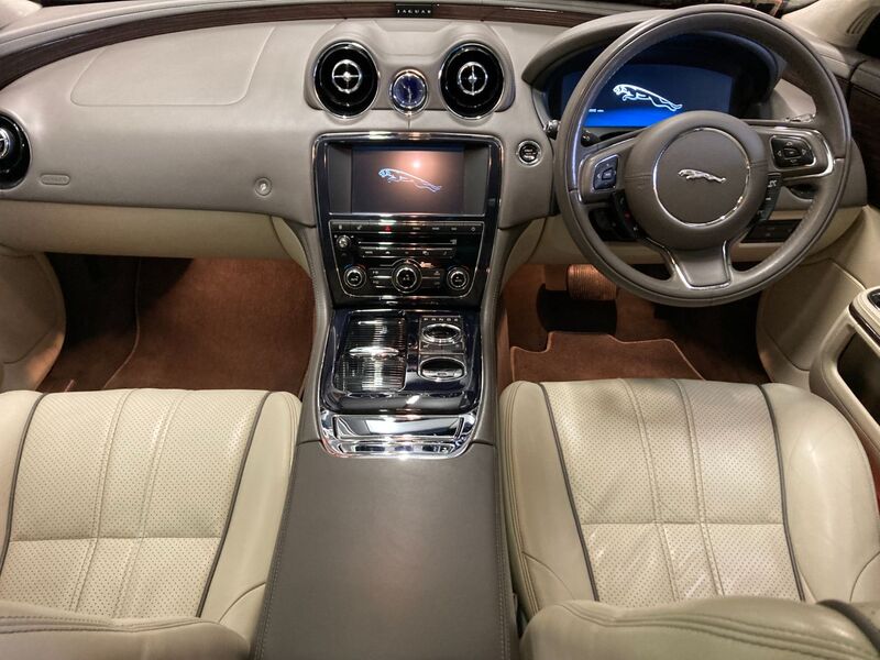 View JAGUAR XJ D V6 PORTFOLIO