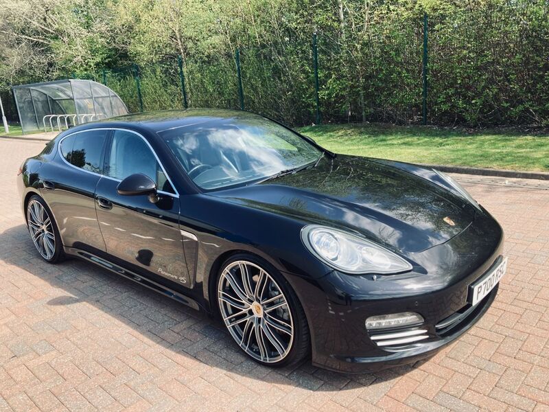 PORSCHE PANAMERA