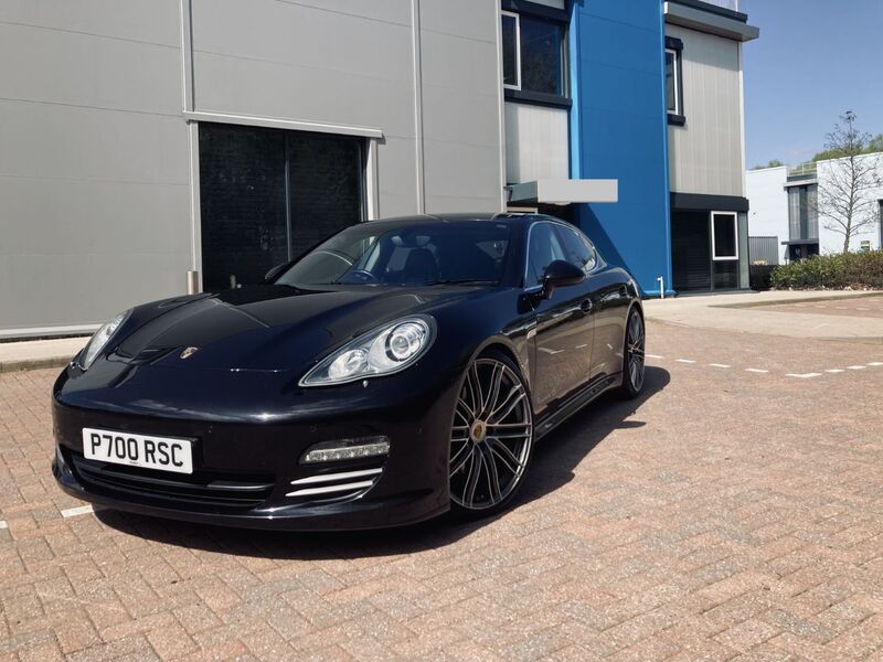 PORSCHE PANAMERA