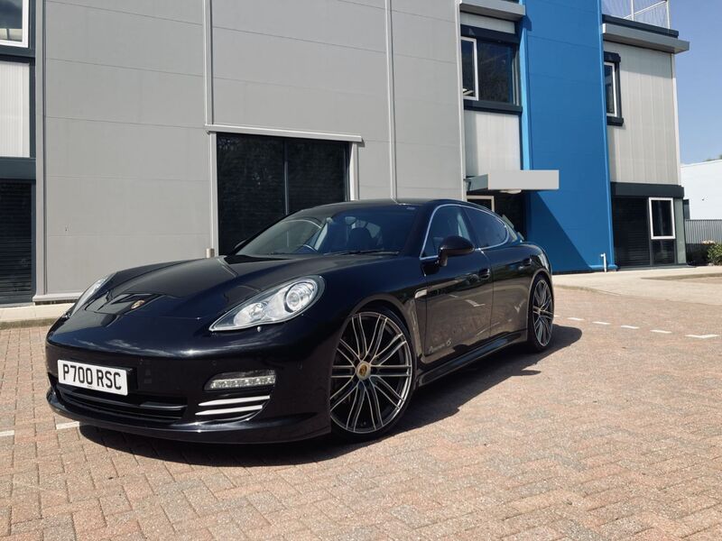 PORSCHE PANAMERA