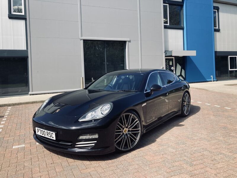 PORSCHE PANAMERA