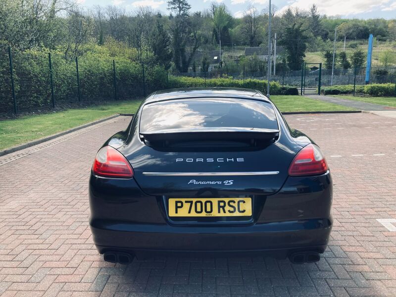 PORSCHE PANAMERA