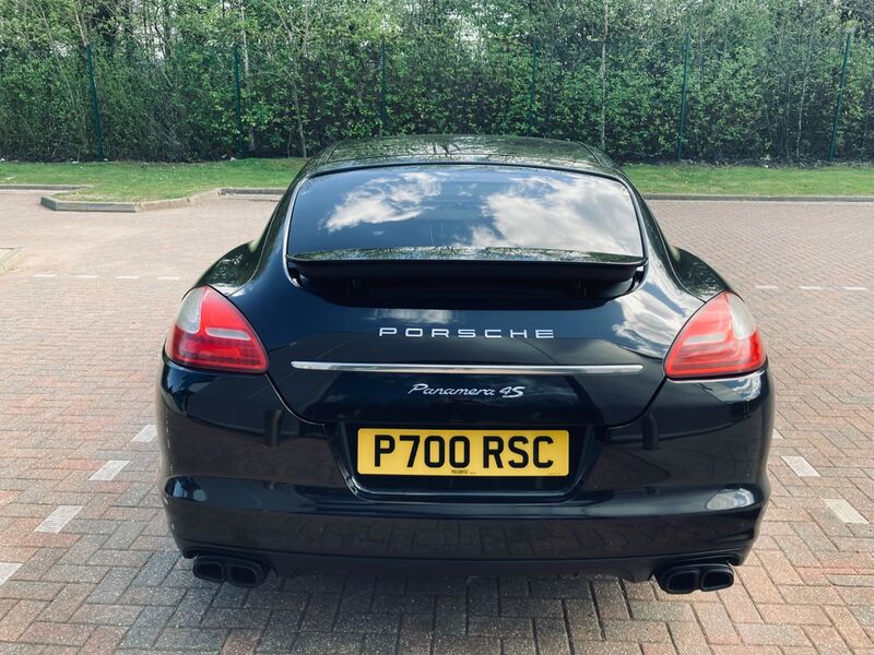 PORSCHE PANAMERA