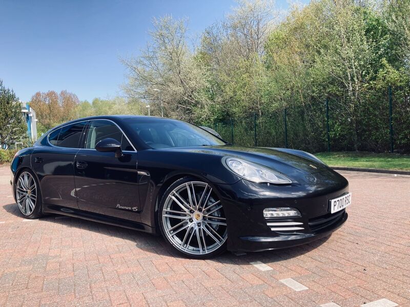 PORSCHE PANAMERA