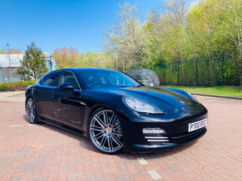 PORSCHE PANAMERA