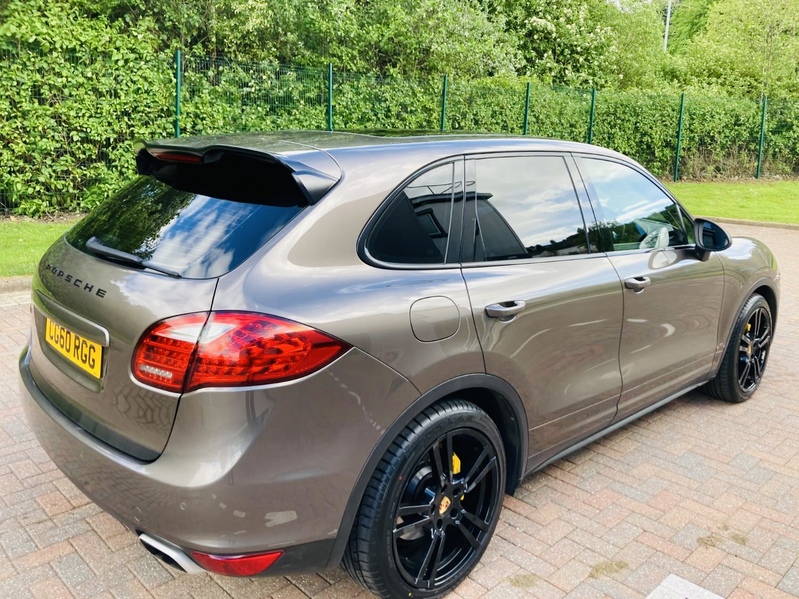 PORSCHE CAYENNE