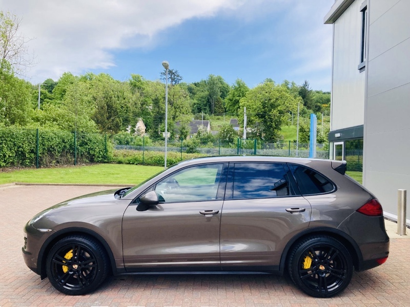 PORSCHE CAYENNE