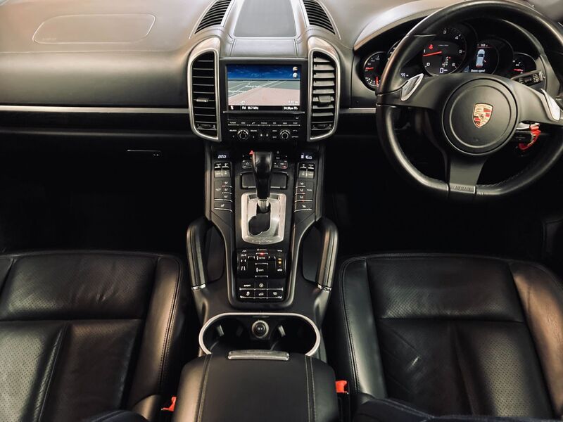 View PORSCHE CAYENNE D V6 TIPTRONIC