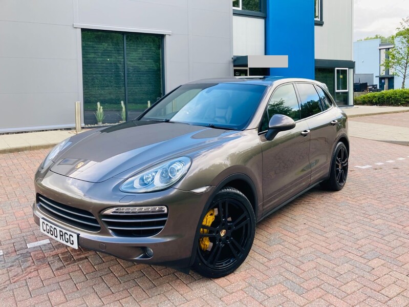 PORSCHE CAYENNE