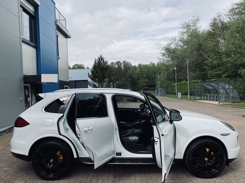 PORSCHE CAYENNE