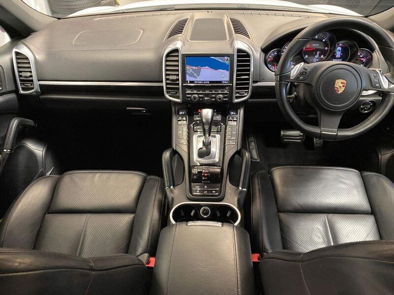 View PORSCHE CAYENNE D V6 TIPTRONIC