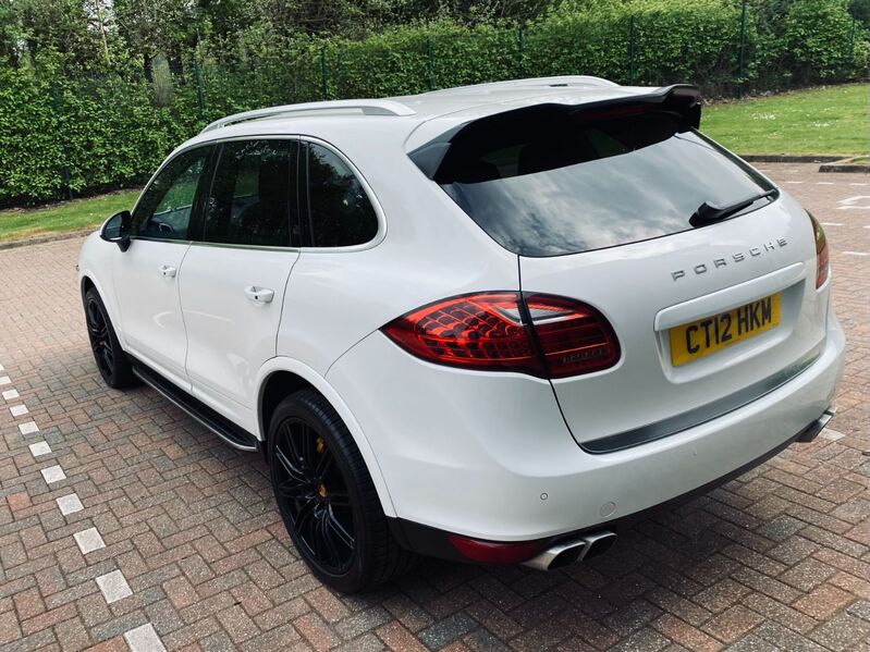 PORSCHE CAYENNE