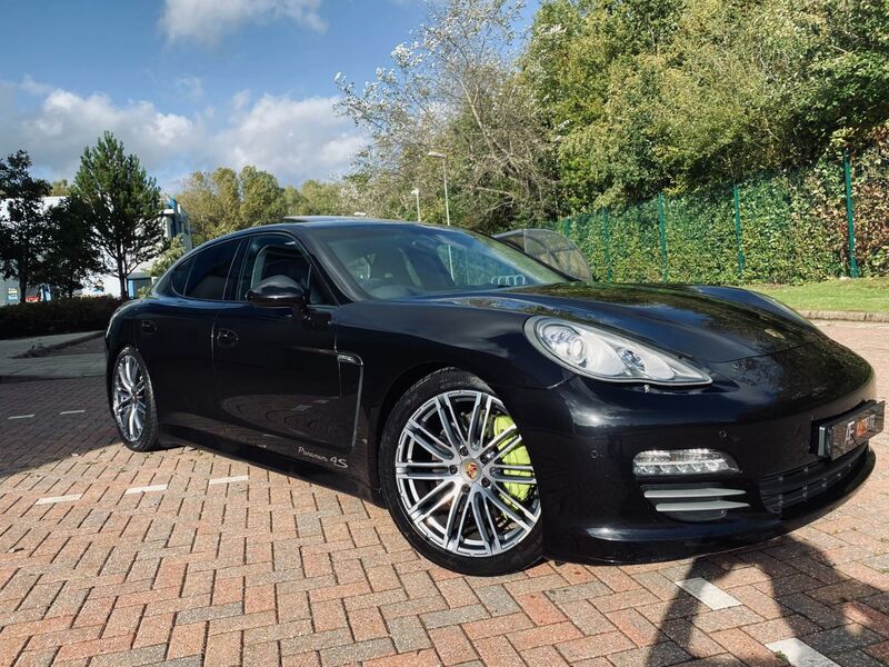 PORSCHE PANAMERA