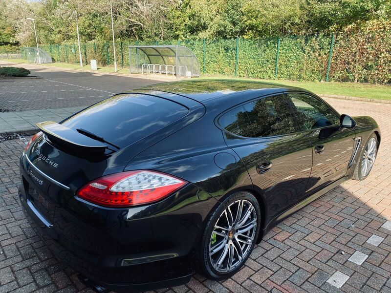 PORSCHE PANAMERA