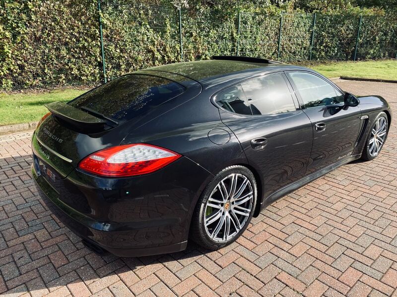 PORSCHE PANAMERA