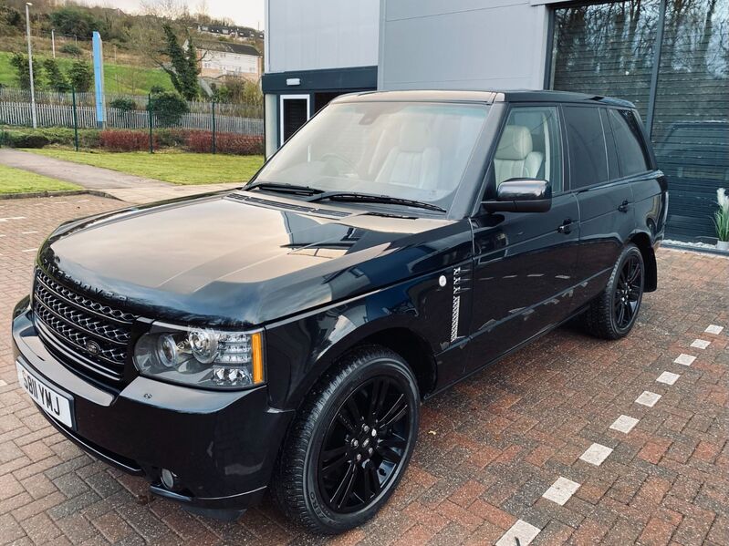 View LAND ROVER RANGE ROVER TDV8 VOGUE SE