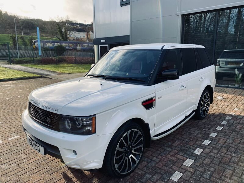 View LAND ROVER RANGE ROVER SPORT SDV6 HSE RED