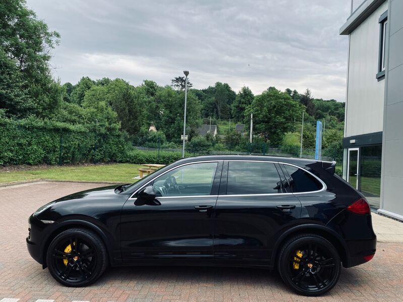 PORSCHE CAYENNE