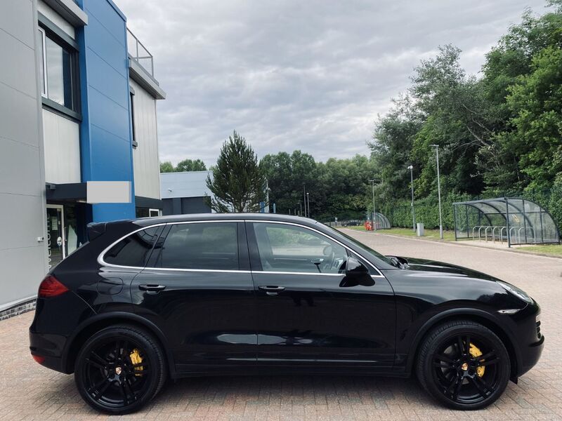 PORSCHE CAYENNE