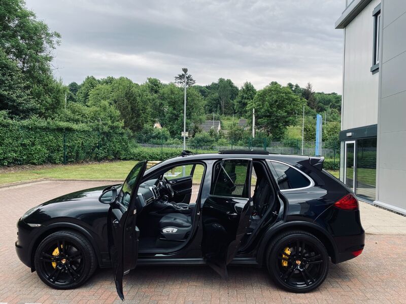 PORSCHE CAYENNE