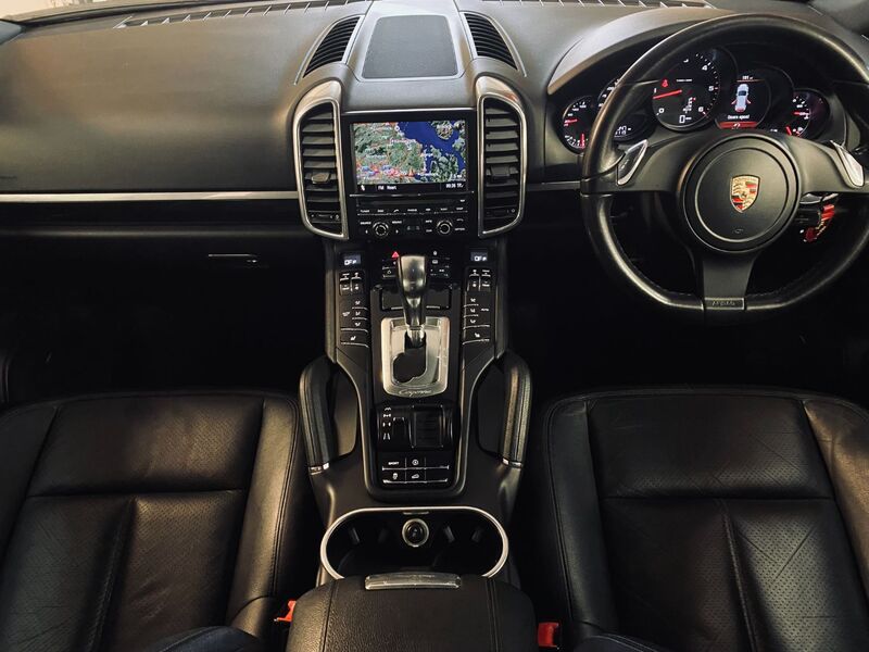 View PORSCHE CAYENNE D V6 TIPTRONIC