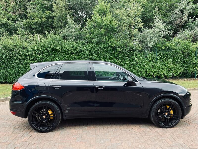 PORSCHE CAYENNE