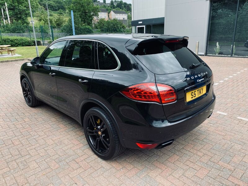 PORSCHE CAYENNE