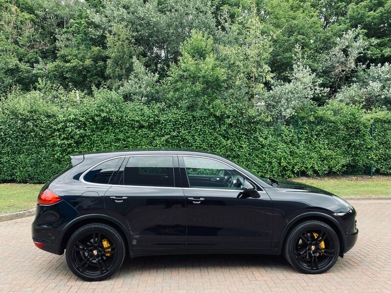 PORSCHE CAYENNE