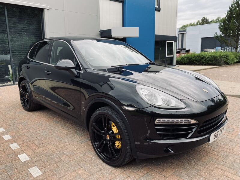 PORSCHE CAYENNE