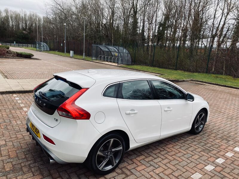 VOLVO V40