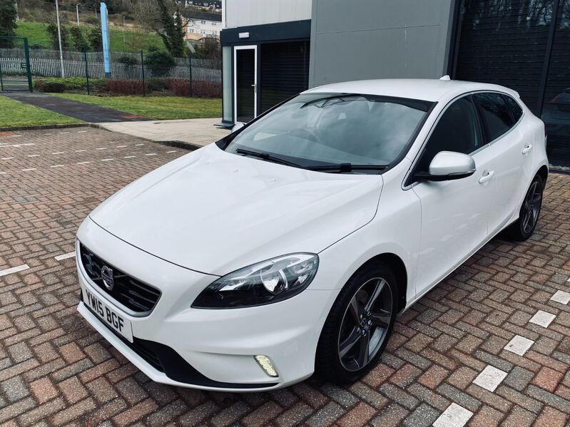 VOLVO V40