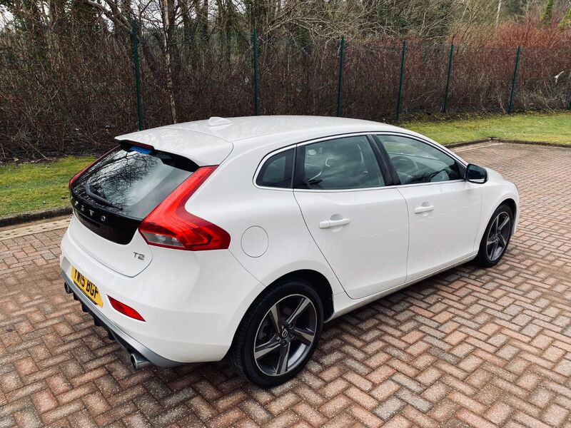 VOLVO V40