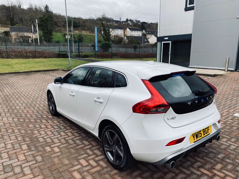 VOLVO V40