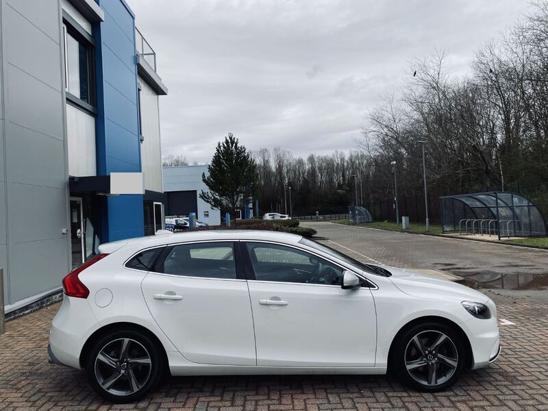 VOLVO V40