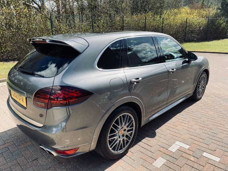 PORSCHE CAYENNE