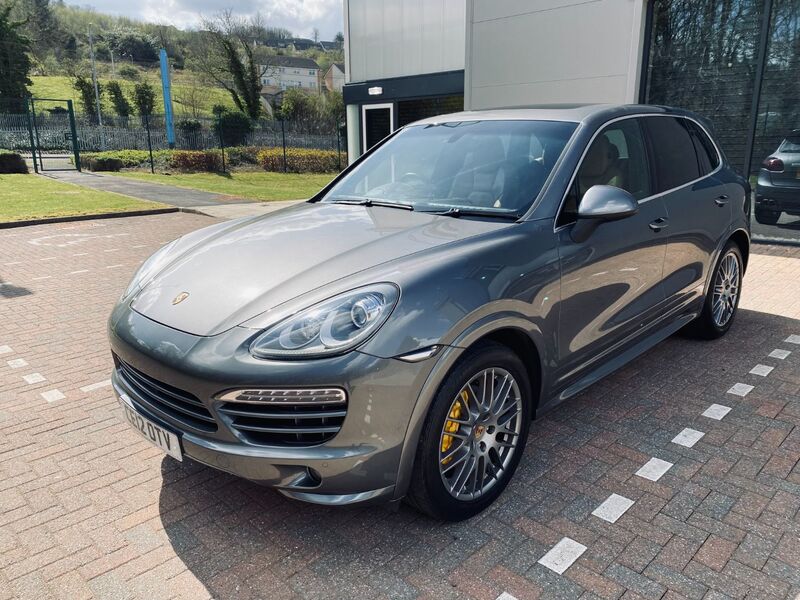 PORSCHE CAYENNE