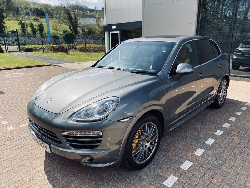 PORSCHE CAYENNE