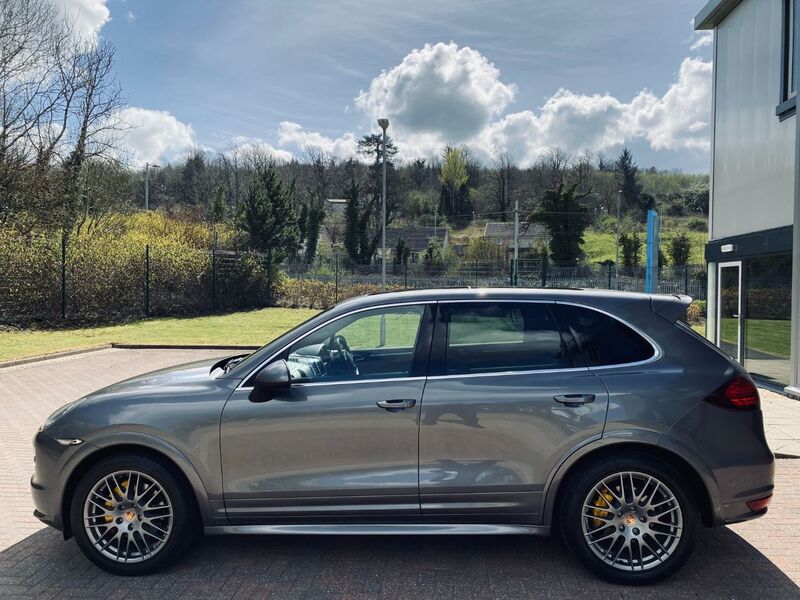 PORSCHE CAYENNE