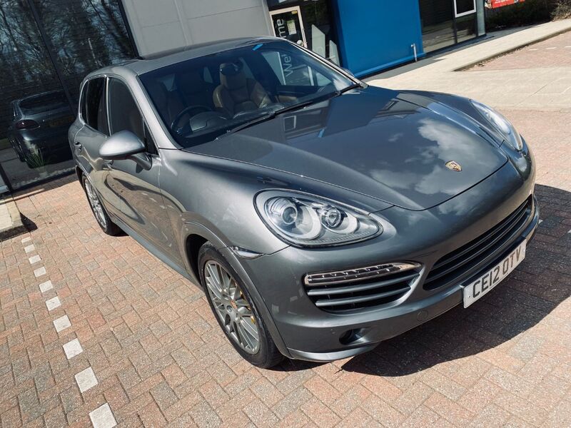 PORSCHE CAYENNE