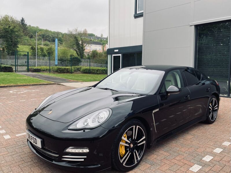 PORSCHE PANAMERA