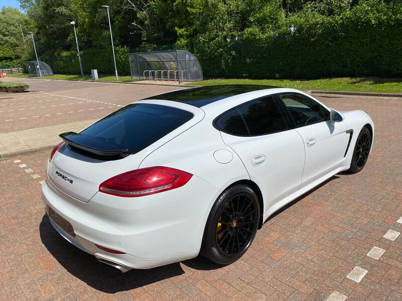 PORSCHE PANAMERA