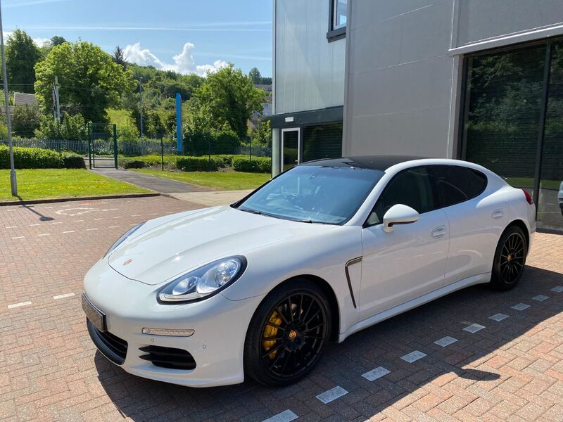 PORSCHE PANAMERA