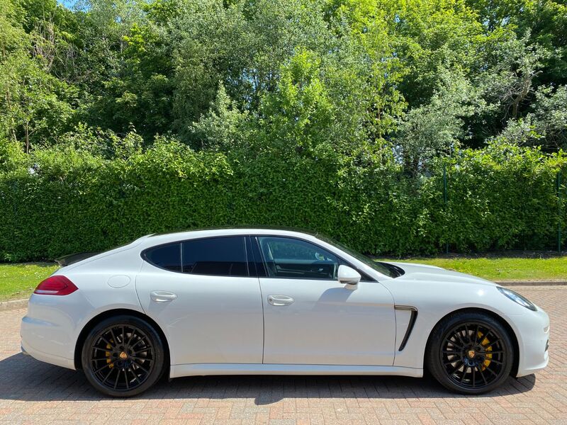 PORSCHE PANAMERA